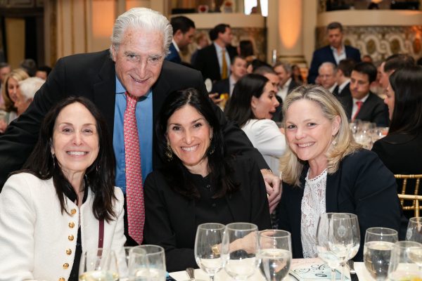Only Sarah Merians has permition in this image